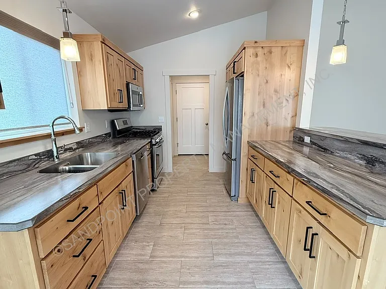 1616 Mosshart St — Photo 16