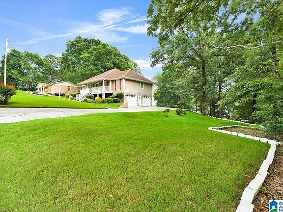 5th image of 317 37th Ct NE