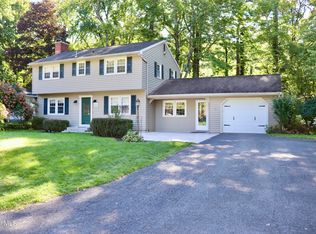 130 Dumbarton Dr, Delmar, NY 12054