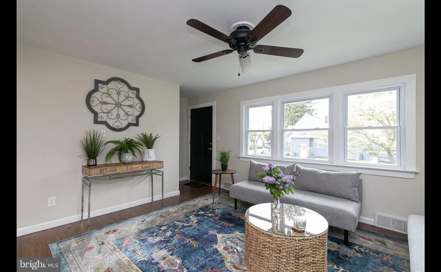 3 bed, 1300 sqft, $3,200 — Photo 4