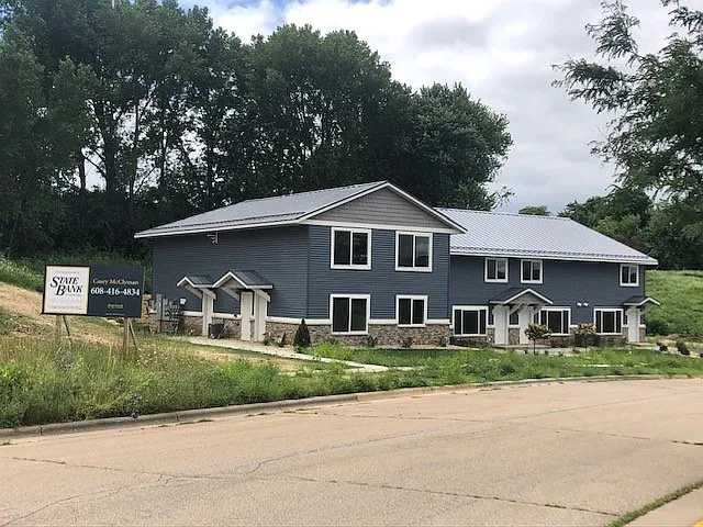 1911 Eastwood Way #1911 — Photo 1