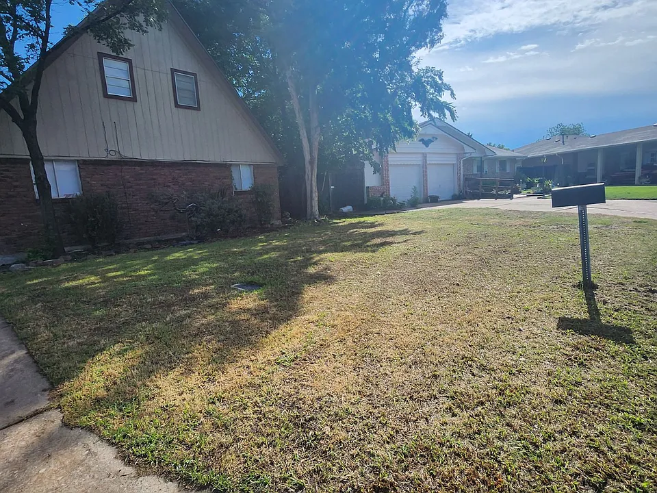 5519 NW Eisenhower Dr