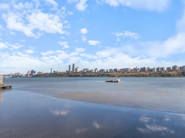 302 The Promenade image 14 of 48