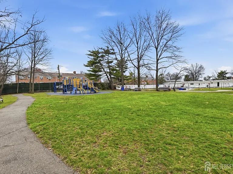 160 Evergreen Rd #14A — Photo 4