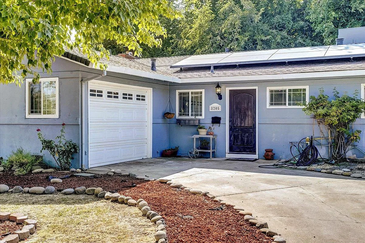 8205 Tanoak Way photo 1