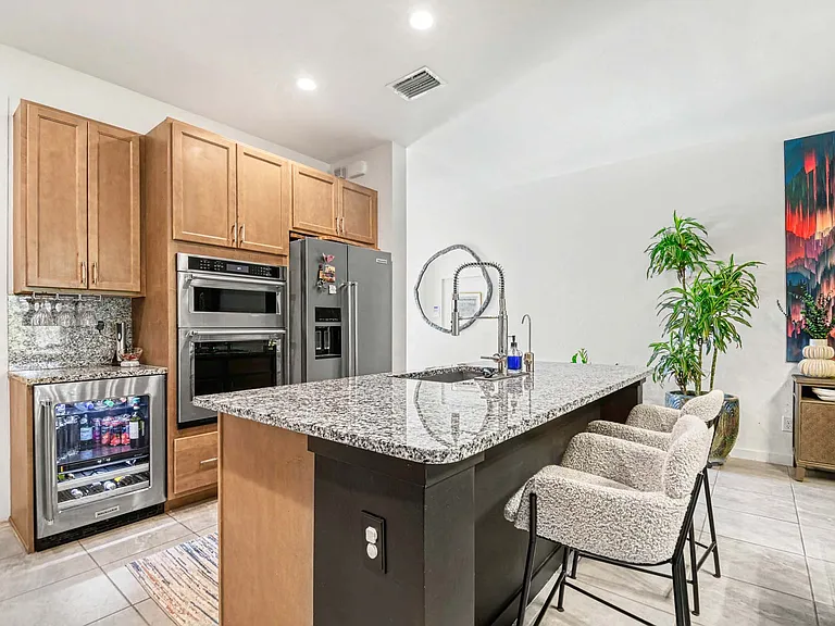 13045 Pembroke Dr — Photo 12
