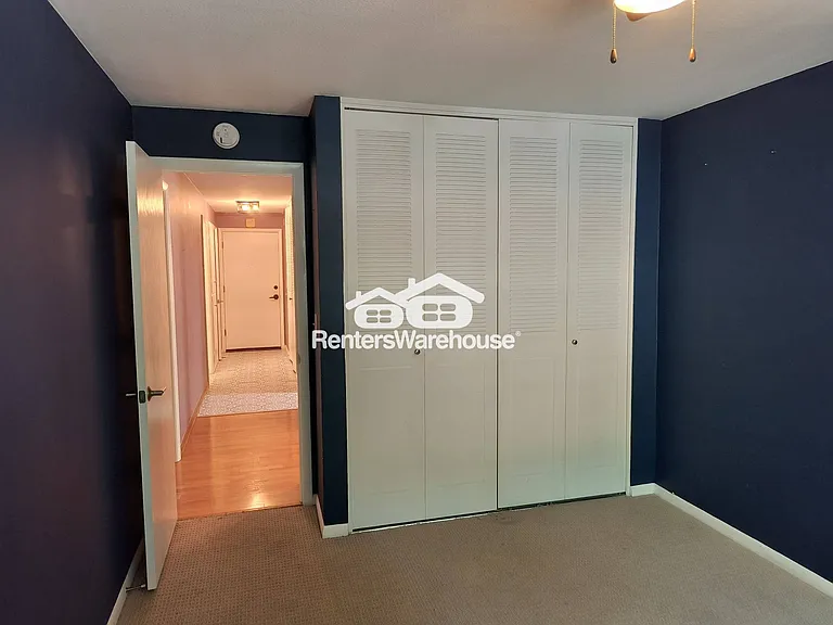 1901 Emerson Ave S #102 — Photo 11