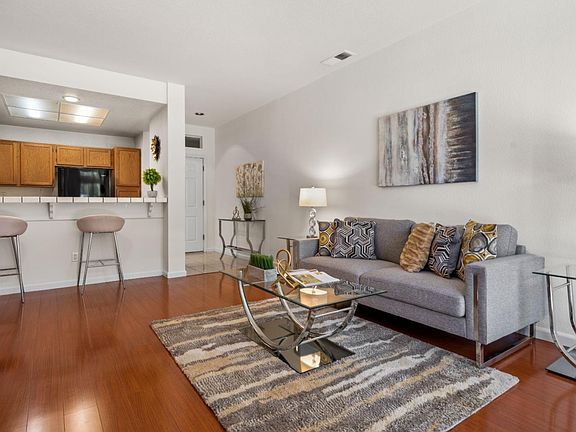 5th image of 1812 Parkview Green Cir