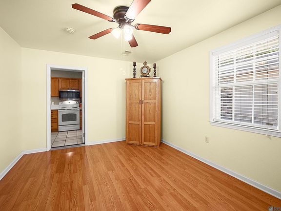 3rd image of 1020 S Stacy Ave