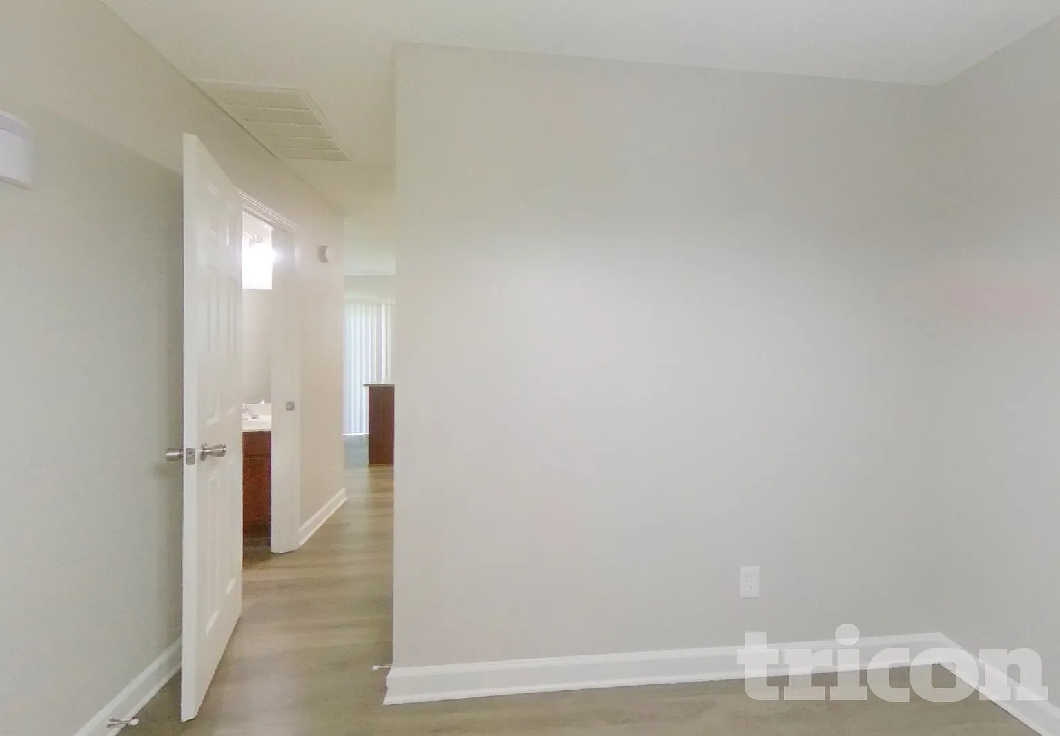 911 Woodington Lane Charlotte NC — Photo 4