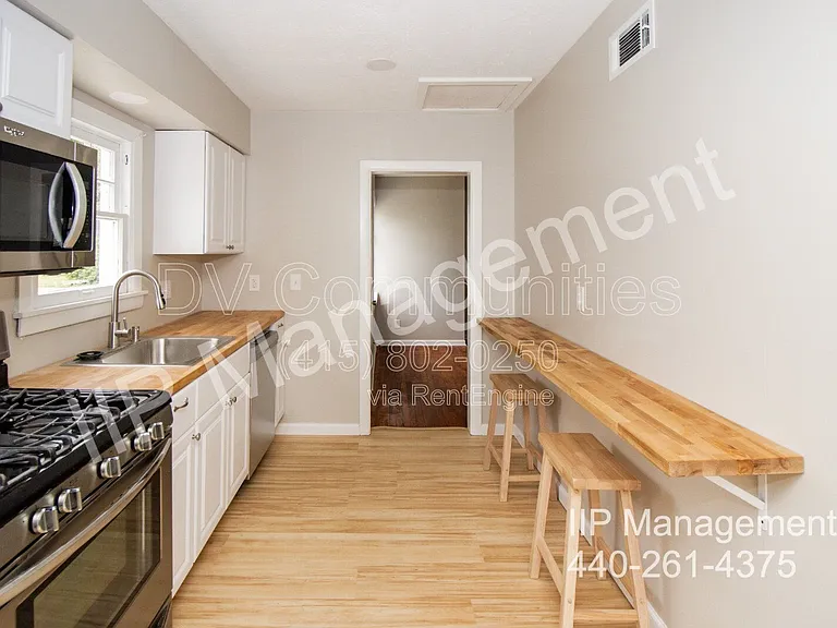 6177 Iroquois Trl — Photo 9