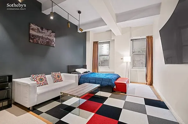 Rented by Sotheby's International Realty | media 13