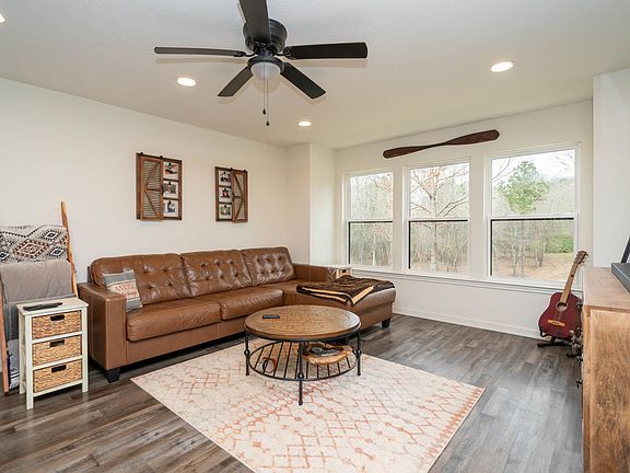 5th image of 3381 Noonday Rd