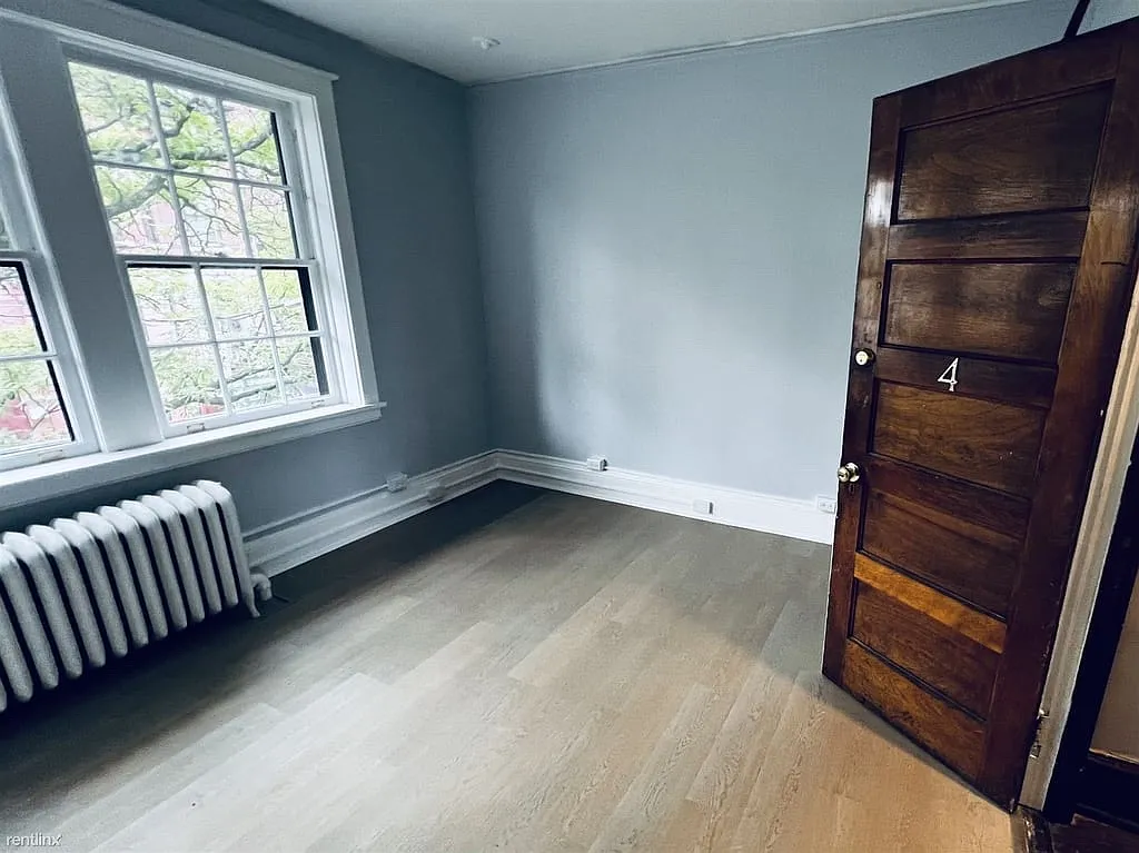 1 bed, 700 sqft, $900 — Photo 2