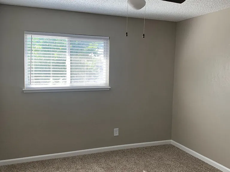 Carabay Apartments - Gated Community Featuring 1 and 2 Bedroom Apartments! — Photo 8