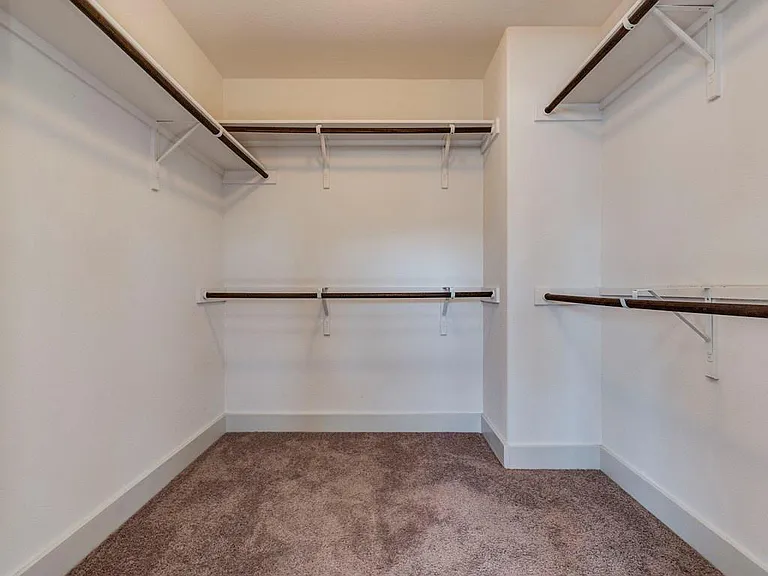 2208 Capulet St — Photo 15