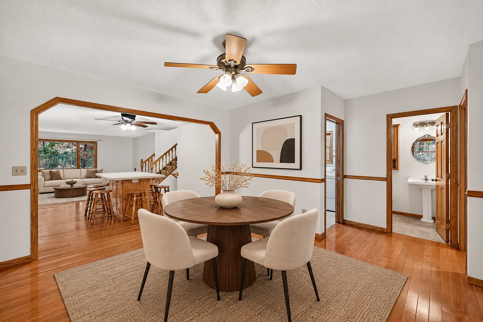 3 bed, 2360 sqft, $2,950 — Photo 4
