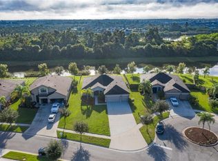 324 Star Shell Dr, Apollo Beach, FL 33572