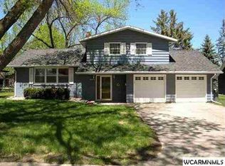 903 Willow Ave, Marshall, MN 56258