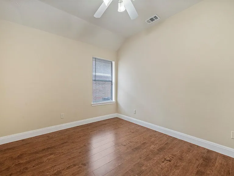 18235 Silver Timber Ct — Photo 23