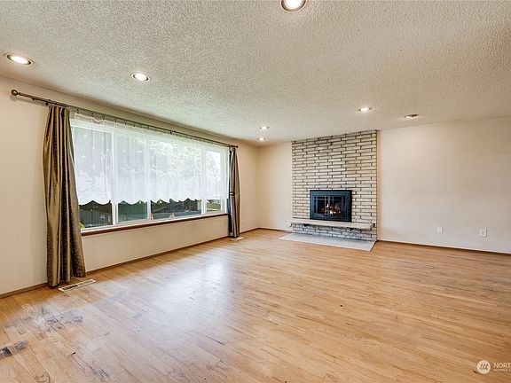 3rd image of 20115 10th Avenue S