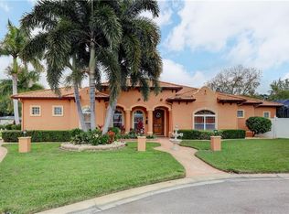 1730 Lakewood Dr S, Saint Petersburg, FL 33712