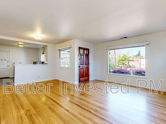 4th image of 2224 Midway Dr