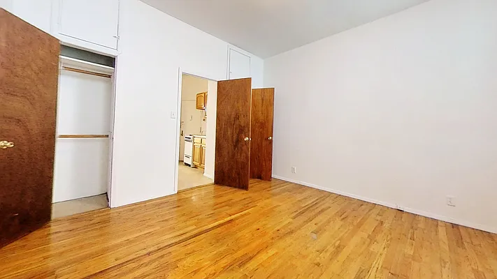 Rented by Bond New York | media 6