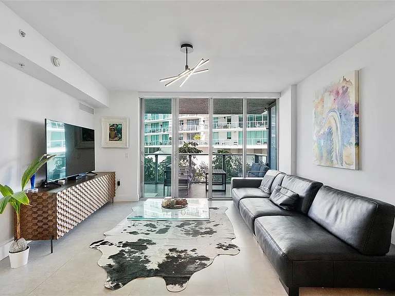 6620 Indian Creek Dr #315 — Photo 11