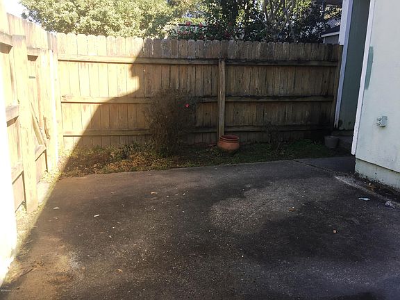 2nd image of 37 Larkspur Ln