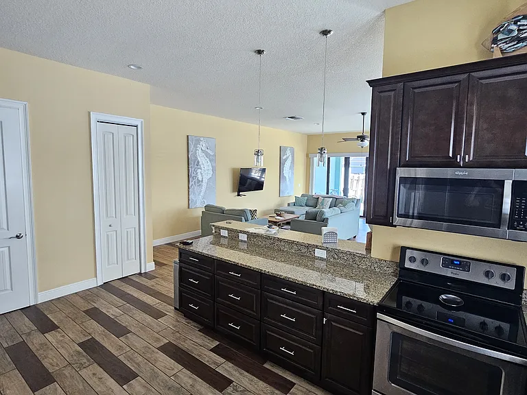 123 Harding Ave — Photo 5