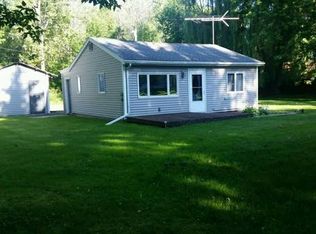 4757 N Saginaw Bay Shore Dr, Pinconning, MI 48650