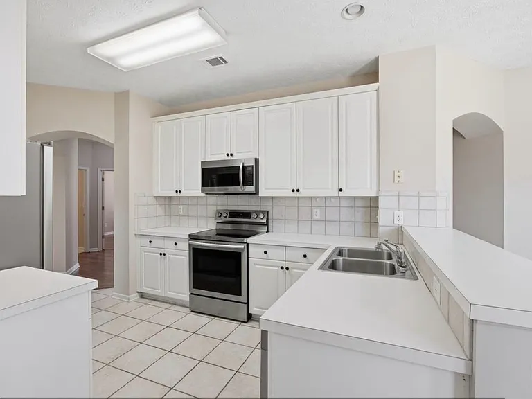 8349 Grayson Grv — Photo 12