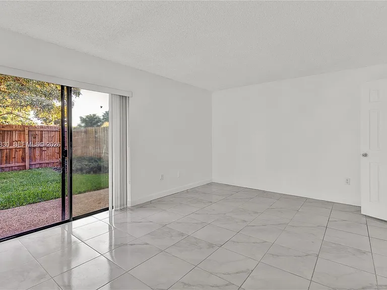 12704 SW 71st Ter — Photo 10