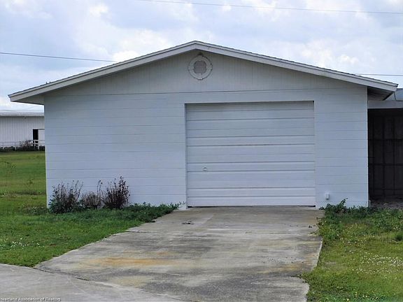 4th image of 266 Hillside Dr