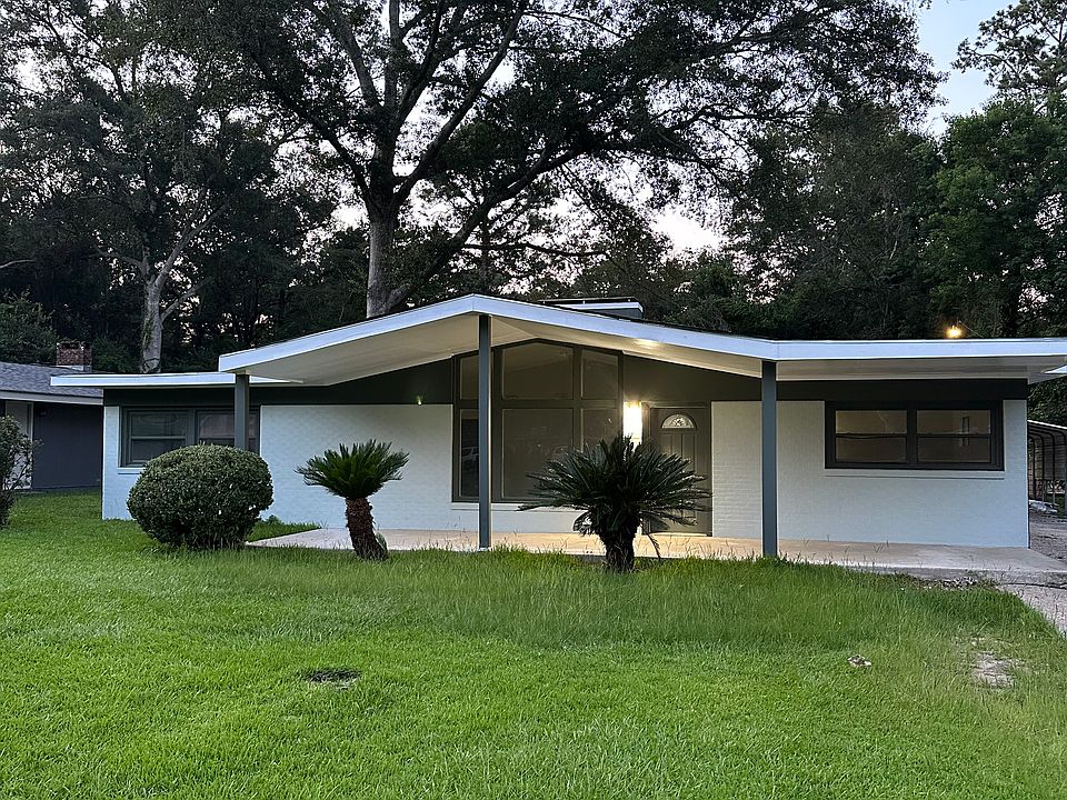 1st image of 629 Garden Dr