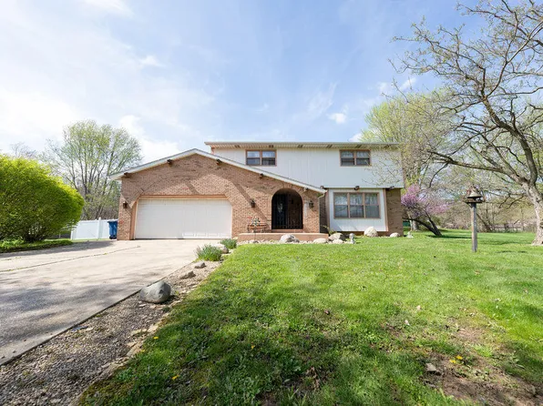 906 N Honeysuckle Ln, La Porte, IN 46350