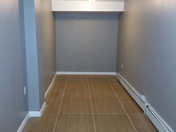 3rd image of 1025 Clarence Ave