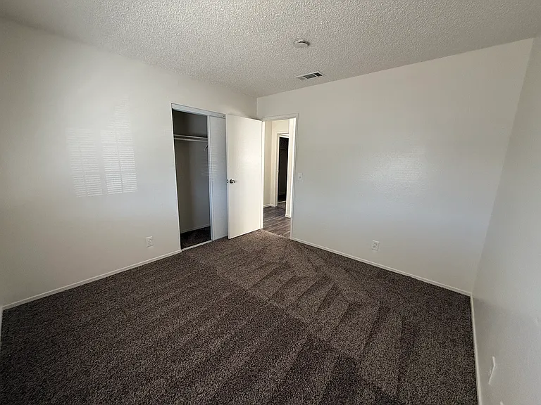 455 Ash St — Photo 6