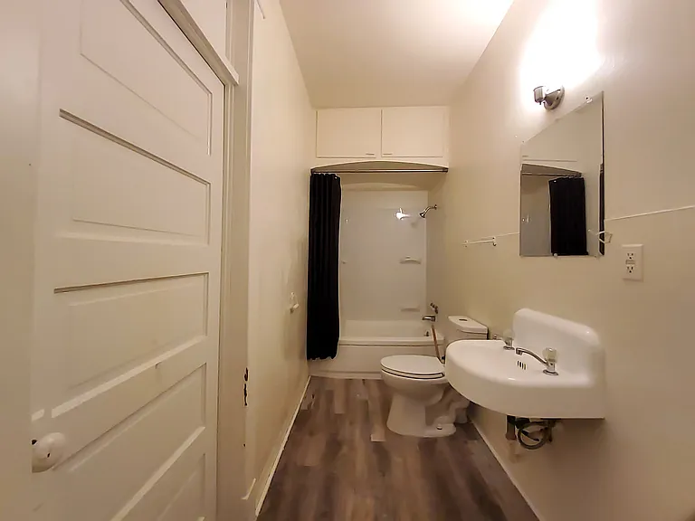 242 Washington St — Photo 5