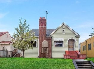 7331 Keen Way N, Seattle, WA 98103