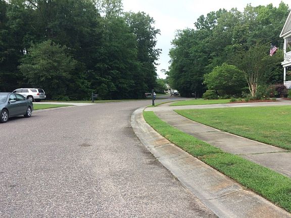 5th image of 112 Blackwater Dr