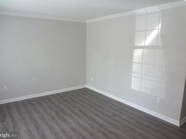 309 Bentley Ct — Photo 9