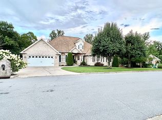 114 Stonebrook Loop, Elizabethton, TN 37643