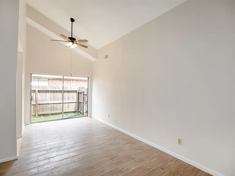 15106 Silverman St — Photo 8