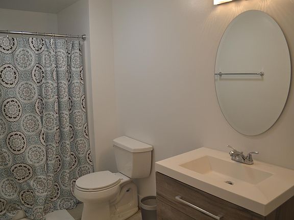 5th image of 15 W Old St APT 5