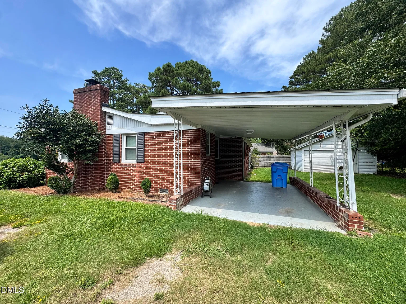 3 bed, 1.5 bath, $1,500 — Photo 2