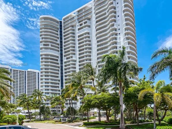 21050 NE 38th Ave APT 305, Miami, FL 33180