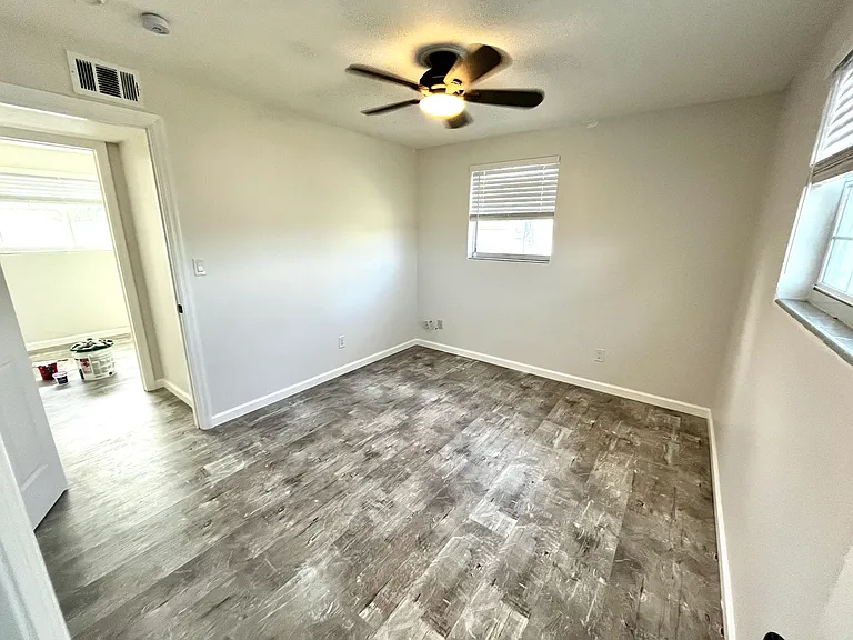 860 Derbyshire Rd — Photo 10