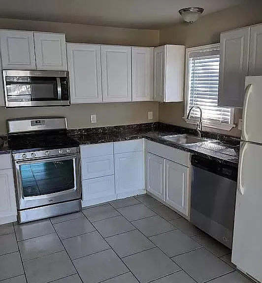 2547 Searcy Dr — Photo 3